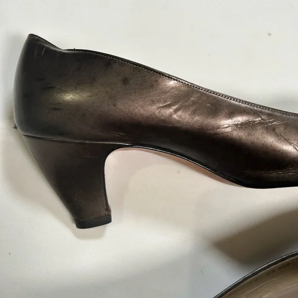 Vintage Salvatore Ferragamo two tone metallic pointed toe heels - Picture 5 of 10